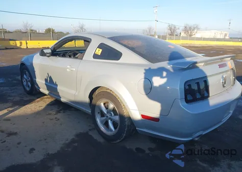 2007 Ford Mustang Gt Deluxe/Gt Premium z USA, uszkodzony, nr VIN 1ZVHT82H575208977